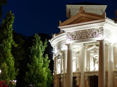 Отель двух миров (Городской театр)