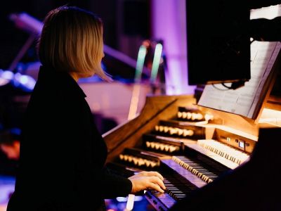 Легенды рока на органе. Звуки и свечи