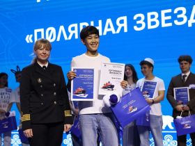 Школьники из Якутии поедут к Северному полюсу на ледоколе