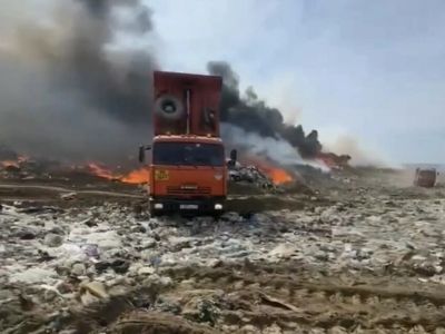 Пожар на свалке Якутска перекинулся на соседний участок