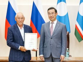 Айсен Николаев вручил награды работникам строительной отрасли Якутии