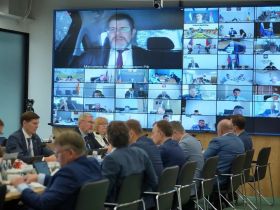 Айсен Николаев провел заседание комиссии Госсовета по энергетике
