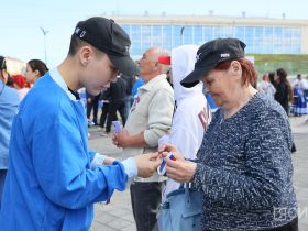 Акцию «Российский триколор» провели в Якутске