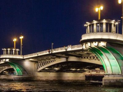 Ночная прогулка на теплоходе. Развод мостов