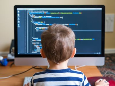 Эксперты ВТБ рассказали, как научить детей безопасно работать с ИИ