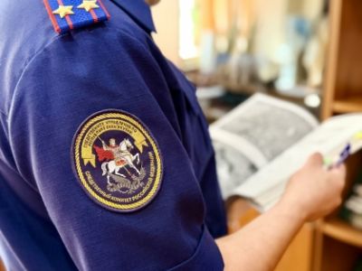 В городе Алдане возбуждено уголовное дело в отношении несовершеннолетнего о краже денежных средств с банковской карты
