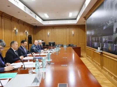 Глава Якутии поручил в кратчайшие сроки ликвидировать последствия половодья в населенных пунктах