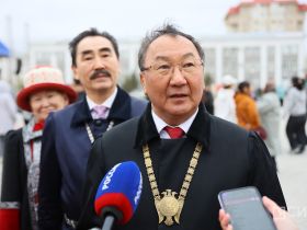 Фото: на площади Орджоникидзе якутяне массово исполнили осуохай