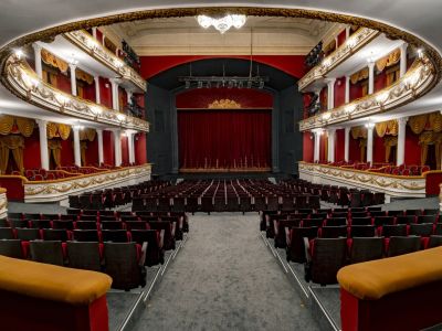 Закулисье театра (Драматический театр)