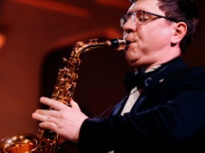 Звуки и свечи во Дворце. Романтический вечер с арфой и саксофоном