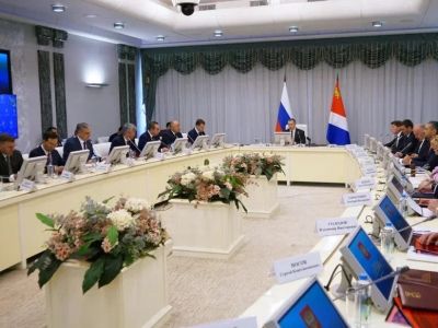 Айсен Николаев принял участие в заседании Совета при полпреде президента России в ДФО
