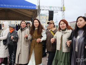 Фото: на площади Орджоникидзе якутяне массово исполнили осуохай