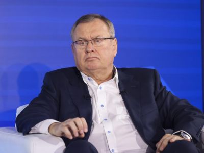Глава ВТБ дал совет, куда вложить 1 млн рублей