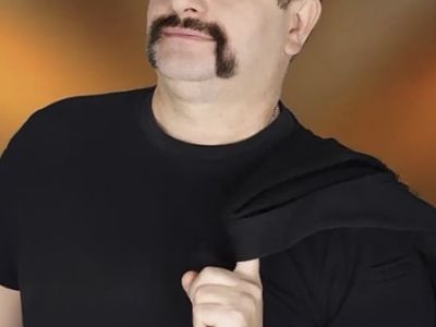 Игорь Левин