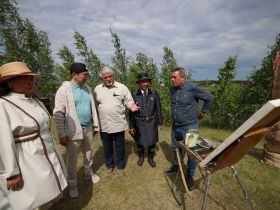 Айсен Николаев встретился с академиками РАХ и мастерами Якутии