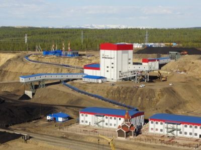 В Якутии судебные приставы приостановили работу ГОКа