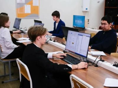 Демоэкзамен на 100 баллов сдали 19 выпускников Якутии