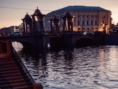 Мистические истории Петербурга: прогулка по дворам и парадным