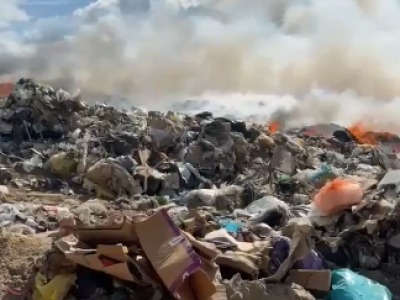 В Якутске горит городской полигон