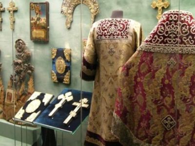 Сокровища Ростовского кремля (лицевое шитье и серебряные изделия XVII-XVIII вв. из собрания музея)