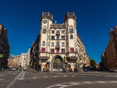 Экскурсия по дворам и парадным Петроградской стороны