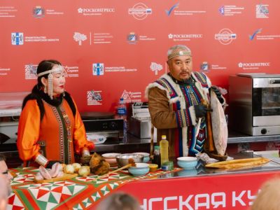 Якутскую строганину представили на форуме сибирского гостеприимства в Новосибирске