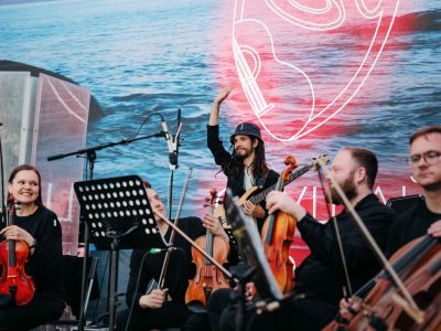 Симфония у моря. Очень странные дела (Набережная Исткабеля)