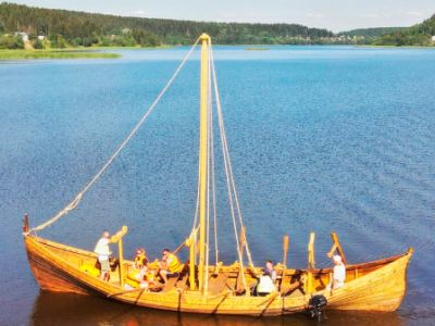 Сквозь водопады и века: Хаски, драккар и форель на ладожских берегах