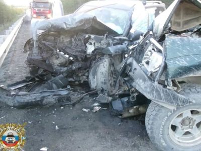 Четверо пострадали при лобовом столкновении внедорожников на трассе «Колыма»