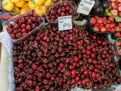 Врач рассказала, кому нельзя есть черешню
