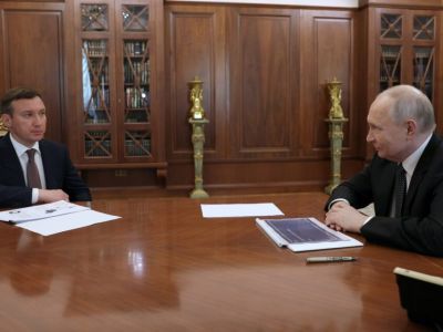 Путин провел встречу с генеральным директором АЛРОСА