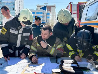 Пожарно-тактические учения прошли в торговом центре Якутска