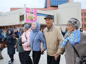 Фото: на площади Орджоникидзе якутяне массово исполнили осуохай