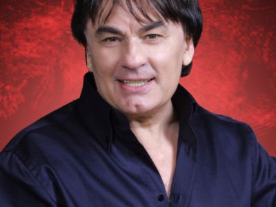 Александр Серов