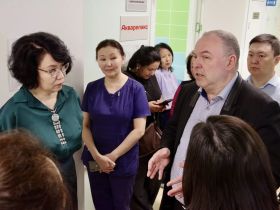 Якутия и Федеральное бюро МСЭ расширят сотрудничество по реабилитации детей с ОВЗ