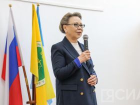 Студентам финансово-экономического колледжа вручили именные стипендии Галины Данчиковой