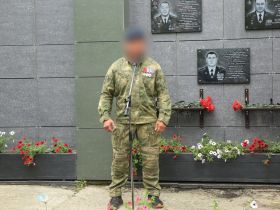 Мемориальную доску погибшему в СВО Сергею Гудкову установили в МВД Якутии