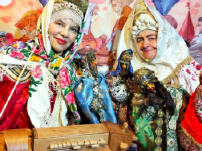 В гостях у Петрушки. Потешный спектакль «Весёлый Петрушка»