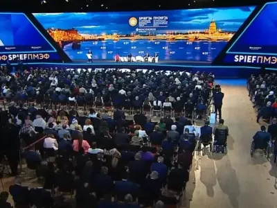 Глава Якутии принял участие в пленарном заседании ПМЭФ-2026 с участием Владимира Путина
