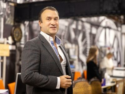 Свадебные предметы мебели в быту людей прошлого (Антикварное пространство Alter Ego Home)