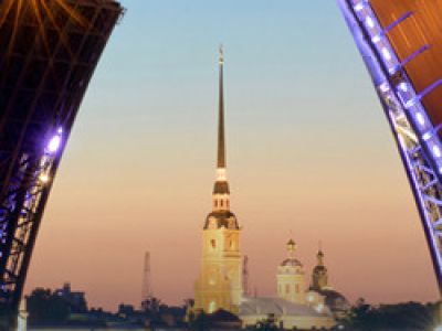 Ночной круиз на разводные мосты с путешествием к Финскому заливу и дискотекой