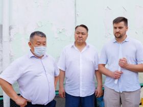 В Якутске проверили ход ремонта образовательных учреждений