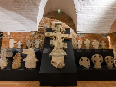 Крест всечестный, четвероконечная сила (Церковь Успения на Торгу)