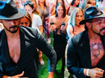 Финальная Латина на крыше на 800 человек: живая музыка и мощные хиты. Despacito, Macarena, Daddy Yankee - поем и танцуем вместе.