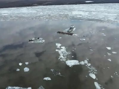 Из-за ледохода на Индигирке унесло десять судов