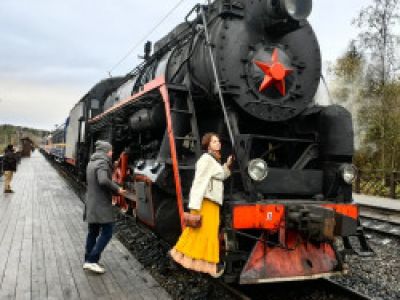 В Карелию на ретропоезде: Рускеала и водопады