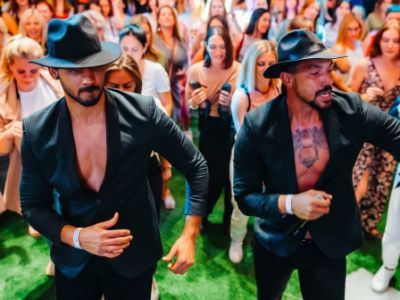 Финальная Латина на крыше на 800 человек: живая музыка и мощные хиты. Despacito, Macarena, Daddy Yankee. Поем и танцуем вместе.