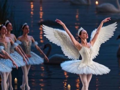 «ЛЕБЕДИНОЕ ОЗЕРО». БАЛЕТ ПРИ СВЕЧАХ