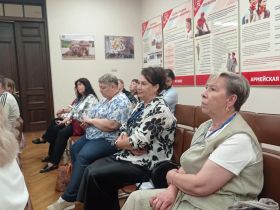 Владимир Касютин провёл мастер-классы в рамках Дальневосточного медиасаммита