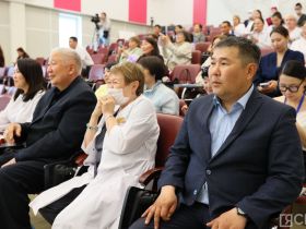 В Якутске состоялась выписка малышей, родившихся в День защиты детей